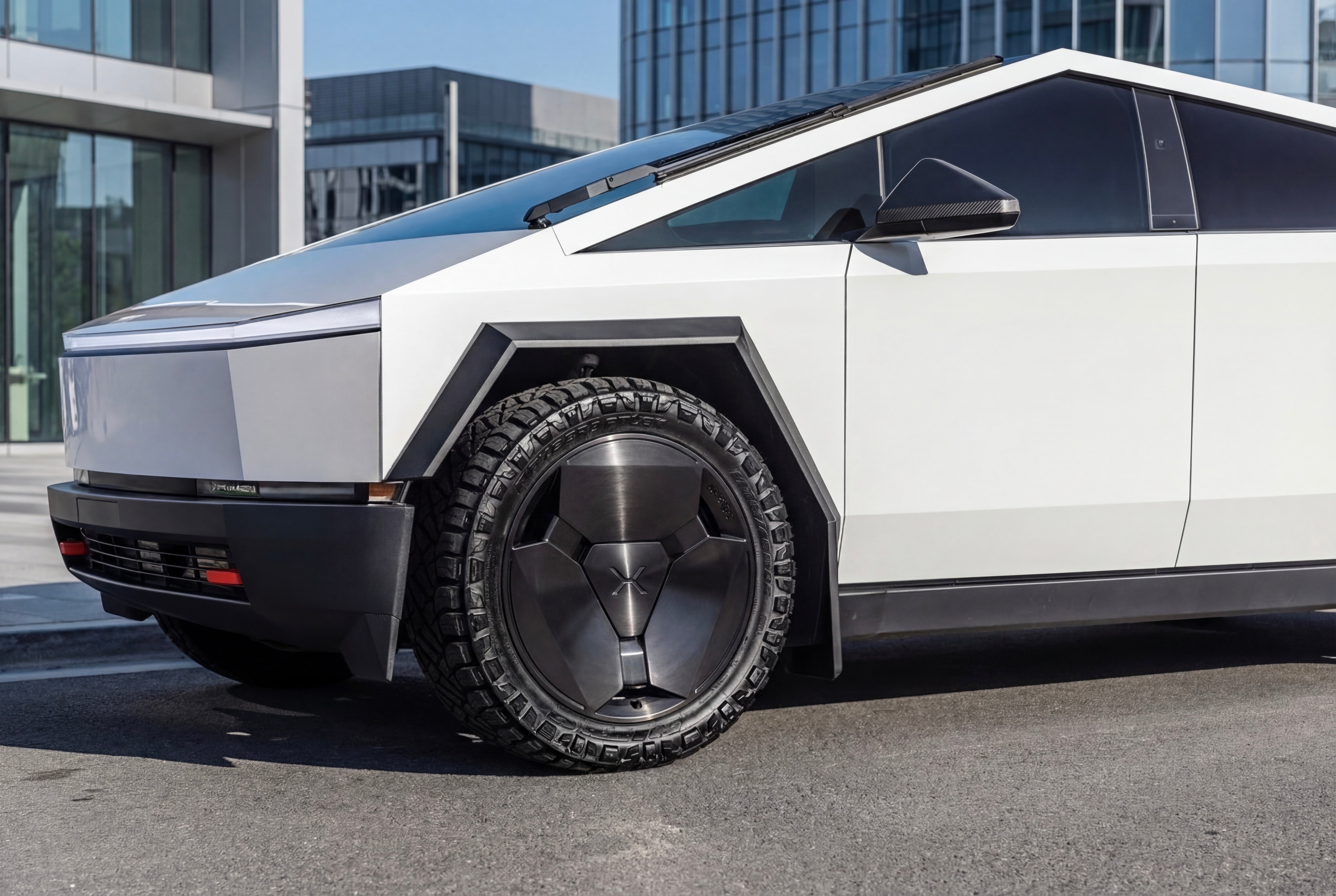 Xolaris forged wheel on Cybertruck